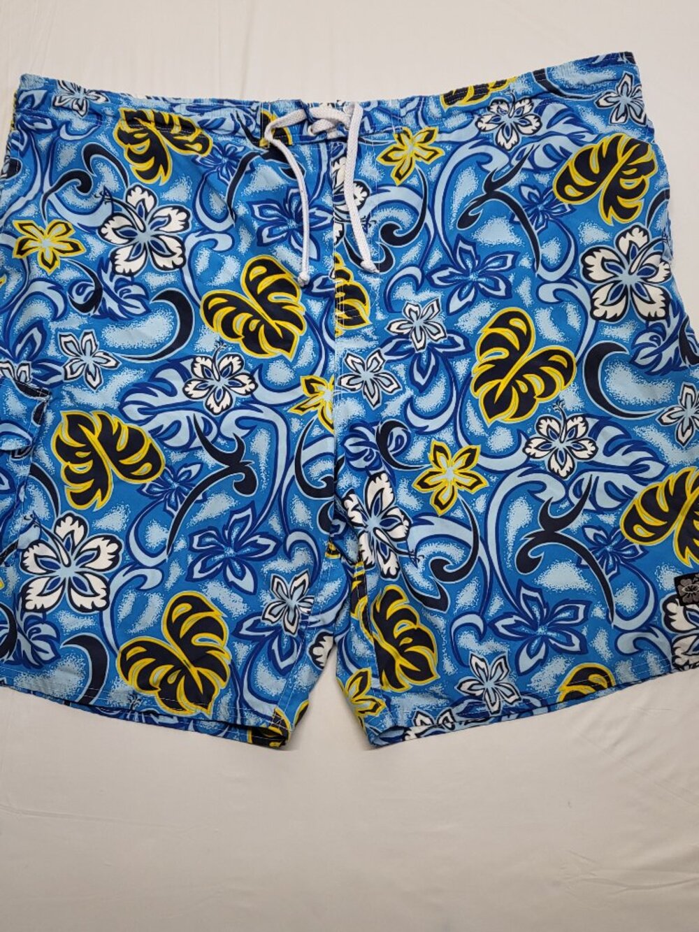 OP Ocean Pacific Swim Shorts Cargo Mens XL Drawstring Floral Mesh Lined Hawaiian